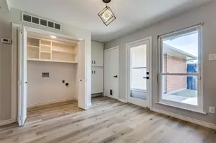 900 Hillside Ln, Flower Mound, TX 75028 - Photo 13