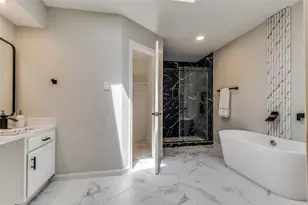 900 Hillside Ln, Flower Mound, TX 75028 - Photo 3