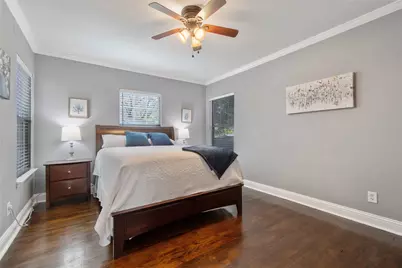 3909 Locke Avenue, Fort Worth, TX 76107 - Photo 13