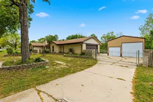 1 Mullaney Dr, Greenville, TX 75402 - Photo 3