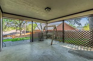 8808 Sylvan Ct, Fort Worth, TX 76120 - Photo 33