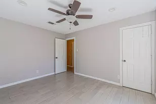 8808 Sylvan Ct, Fort Worth, TX 76120 - Photo 25
