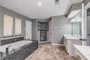 8808 Sylvan Ct, Fort Worth, TX 76120 - Photo 9