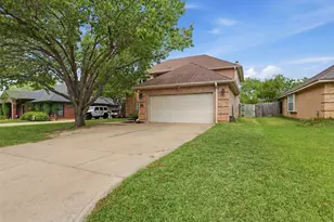 7433 Steward Ln, North Richland Hills, TX 76182 - Photo 3