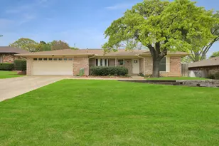 4203 Pleasant Hill Dr, Arlington, TX 76016 - Photo 1