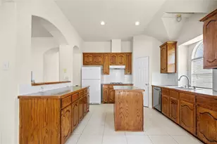 2716 Potter Ct, Grand Prairie, TX 75052 - Photo 9