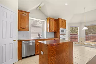 2716 Potter Ct, Grand Prairie, TX 75052 - Photo 11