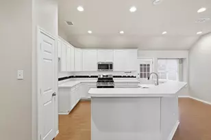 1846 Crosshaven Dr, Lewisville, TX 75077 - Photo 11