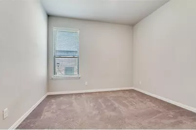 807 Woodcrest Drive, Ennis, TX 75119 - Photo 9