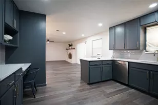 2121 Stonegate Dr N, Bedford, TX 76021 - Photo 9