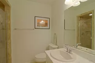 7510 Holly Hill Dr, Dallas, TX 75231 - Photo 17