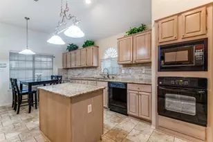 8402 Hartford Dr, Rowlett, TX 75089 - Photo 5