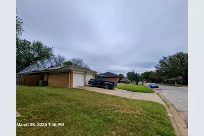 1408 Country Manor Road, Fort Worth, TX 76134 - Photo 3