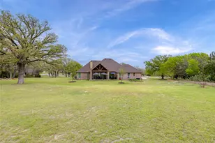 208 Ellis Creek Dr, Weatherford, TX 76085 - Photo 37