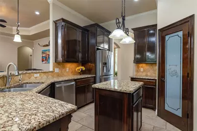 208 Ellis Creek Drive, Weatherford, TX 76085 - Photo 17