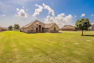 105 Briar Mdws Cir, Azle, TX 76020 - Photo 3