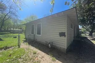 1100 Poe St, Azle, TX 76020 - Photo 3