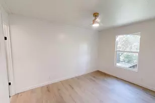 902 Pecos River Dr, Granbury, TX 76048 - Photo 13