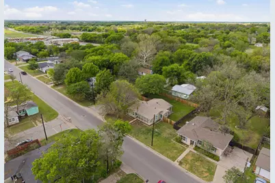 320 W Rucker Street, Granbury, TX 76048 - Photo 29