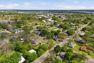 320 W Rucker St, Granbury, TX 76048 - Photo 33