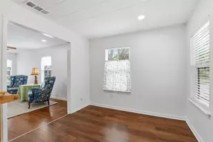 320 W Rucker St, Granbury, TX 76048 - Photo 13