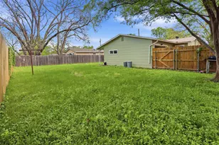 320 W Rucker St, Granbury, TX 76048 - Photo 27