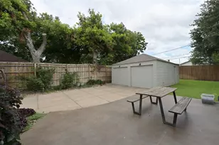 2226 Carnes St, Dallas, TX 75208 - Photo 35
