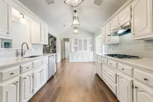 8833 Flint Falls Dr, Dallas, TX 75243 - Photo 7