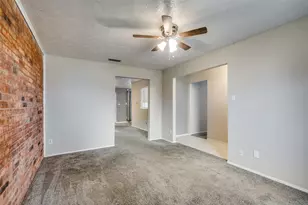 82 E Mountain Creek Dr E, Grand Prairie, TX 75052 - Photo 5