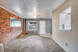 82 E Mountain Creek Dr E, Grand Prairie, TX 75052 - Photo 9