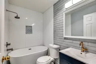 82 E Mountain Creek Dr E, Grand Prairie, TX 75052 - Photo 21