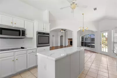 10609 Pineview Lane, Frisco, TX 75035 - Photo 9