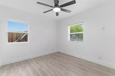 1421 Swiss, Arlington, TX 76010 - Photo 15