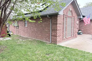 1200 Oak Tree Ln, Weatherford, TX 76086 - Photo 3