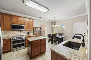 420 Goldstone Ln, Fort Worth, TX 76131 - Photo 9