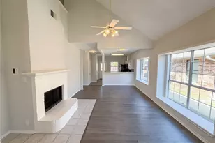 954 S Old Orchard Ln, Lewisville, TX 75067 - Photo 3