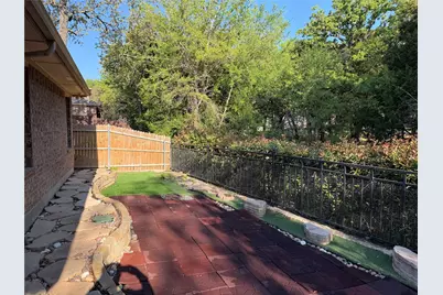 2525 Creek Villas Drive, Bedford, TX 76022 - Photo 9