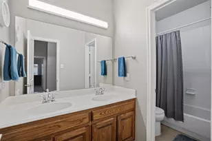 8600 Laughing Waters Tr, McKinney, TX 75070 - Photo 19