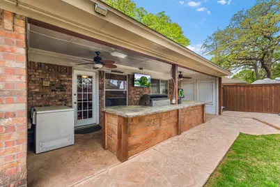 826 Lake Forest Court, Grapevine, TX 76051 - Photo 37