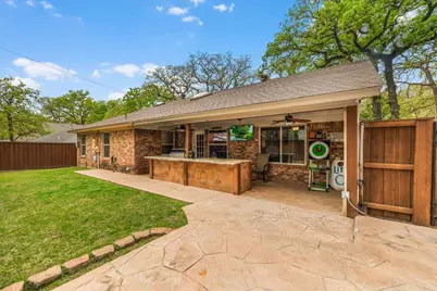 826 Lake Forest Court, Grapevine, TX 76051 - Photo 35