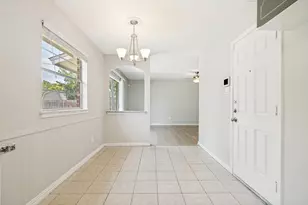 634 Lisa St, Burleson, TX 76028 - Photo 5