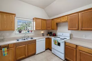 121 W Oneal St, Wills Point, TX 75169 - Photo 9