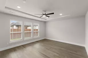7035 Moss Lake Dr, Grand Prairie, TX 75054 - Photo 15