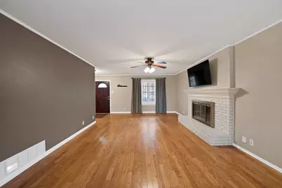 526 Waggoner Drive, Arlington, TX 76013 - Photo 11