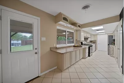 526 Waggoner Drive, Arlington, TX 76013 - Photo 15