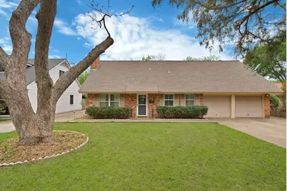 526 Waggoner Drive, Arlington, TX 76013 - Photo 1