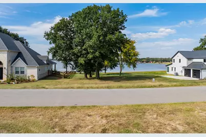 32 Shoreline Drive, Mabank, TX 75143 - Photo 11