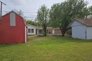 5629 Starlight Dr, Haltom City, TX 76117 - Photo 33