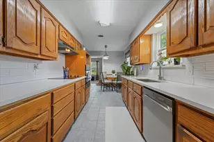 1233 Bardfield Ave, Garland, TX 75041 - Photo 9