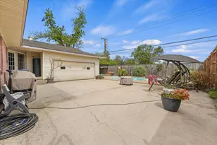 1233 Bardfield Ave, Garland, TX 75041 - Photo 31